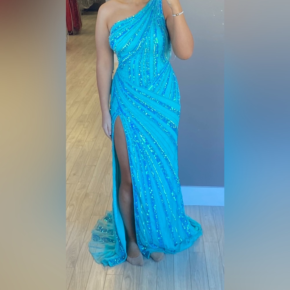 Size 8 Ashely Lauren Prom Dress Obo
